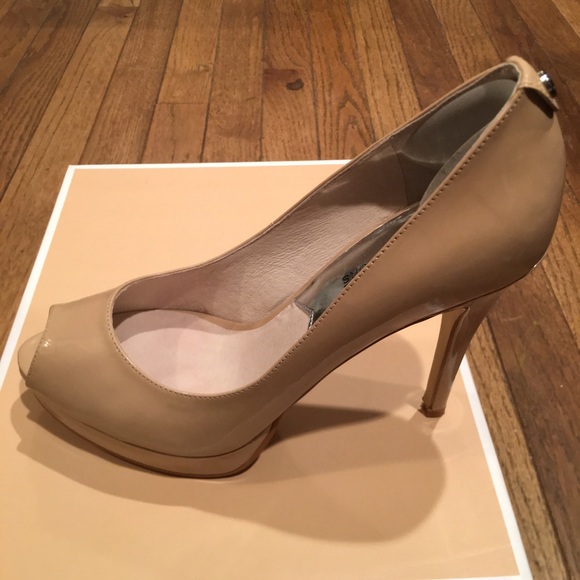 Michael Kors York Platform (Patent/Nude) - 6 1/2 - Picture 3 of 8